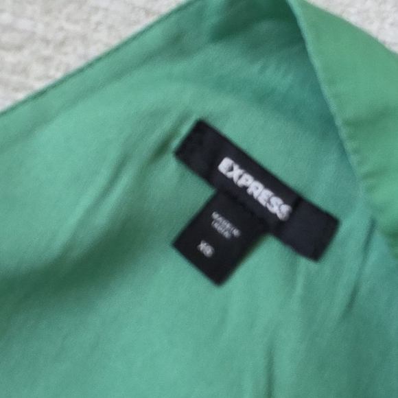 EXPRESS XS Green Sleeveless Ruffle Top - Picture 5 of 5